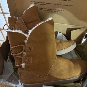 Koolaburra Tan Winter Boots with Plush Lining
